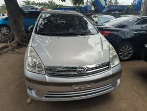 Toyota Wish 2012 Silver