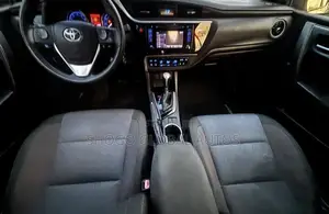 Toyota Corolla LE (1.8L 4cyl 2A) 2018 Gray