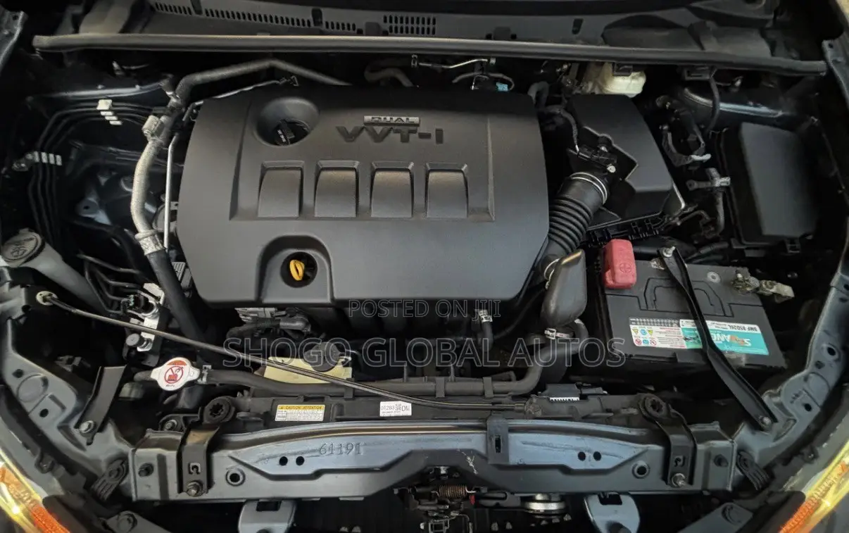 Toyota Corolla LE (1.8L 4cyl 2A) 2018 Gray
