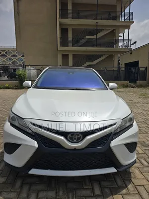 Toyota Camry XSE FWD (2.5L 4cyl 8AM) 2018 White