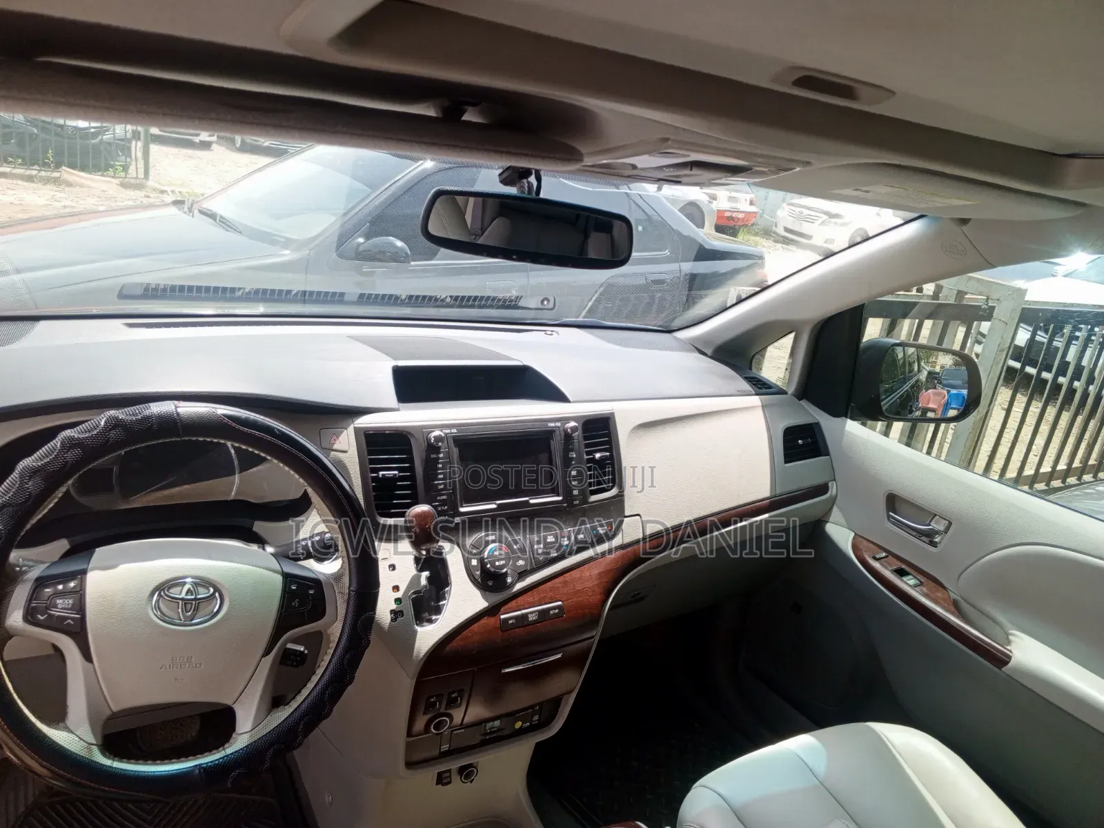 Toyota Sienna 2011 Black