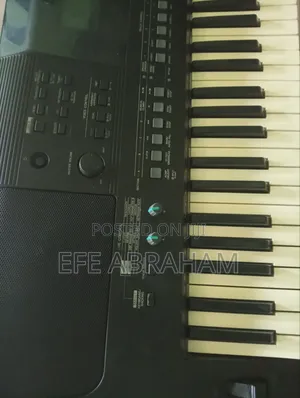 PSR E463 Keyboard