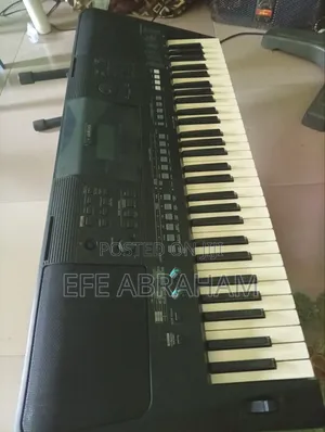 PSR E463 Keyboard