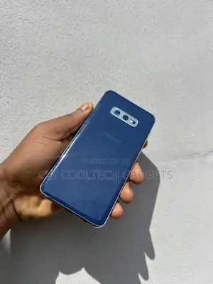 Samsung Galaxy S10e 128 GB Blue