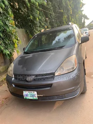 Toyota Sienna 2004 Gray