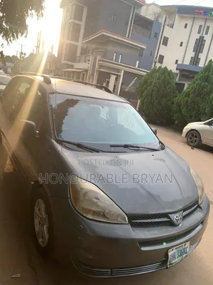 Toyota Sienna 2004 Gray
