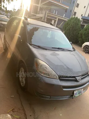 Toyota Sienna 2004 Gray
