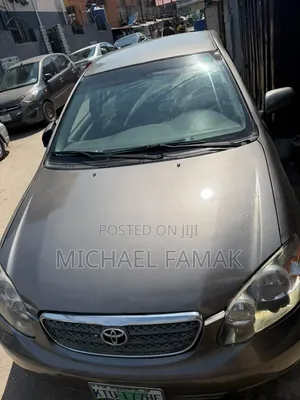Toyota Corolla 2004 Gold