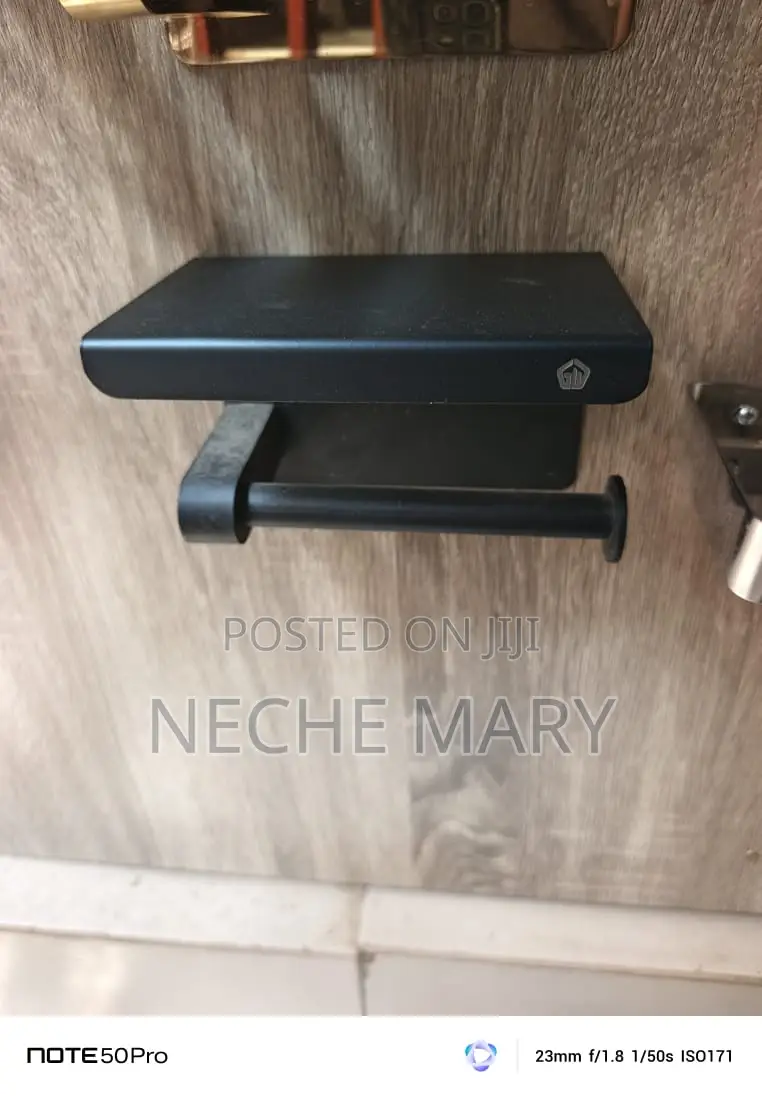 Tissue Holder