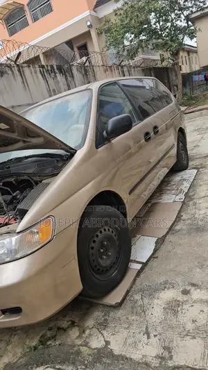 Honda Odyssey 2006 Gold