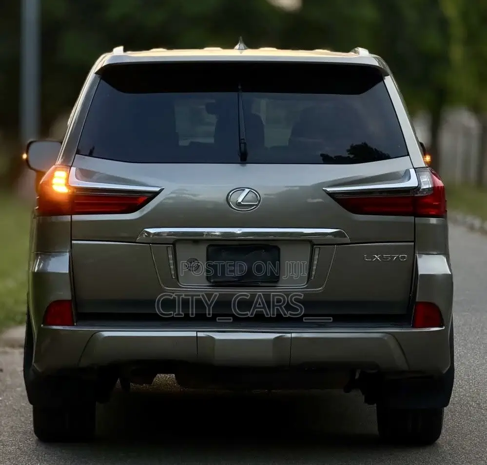 Lexus LX 2018 Gold