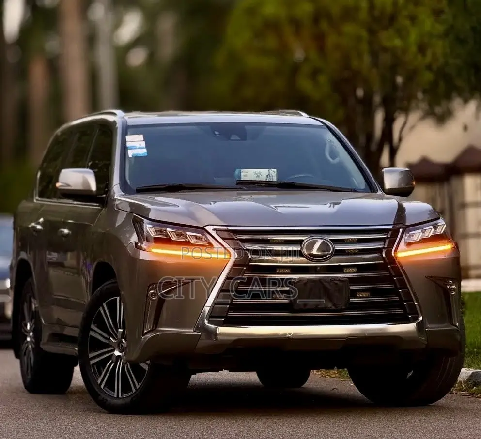 Lexus LX 2018 Gold