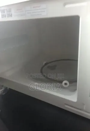CookWorks 17L White Microwave 700w- Brand New