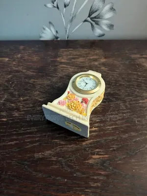 Vintage Ceramic Small Floral Themed Mantel Quartz Clock