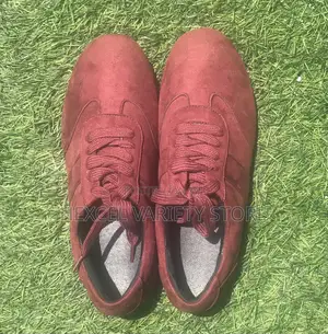 Luxury Black Lace-Up Casual Shoes – Stylish & Comfortable