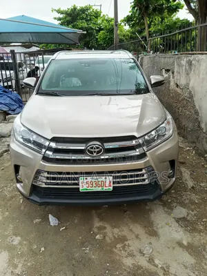Toyota Highlander 2015 Gold