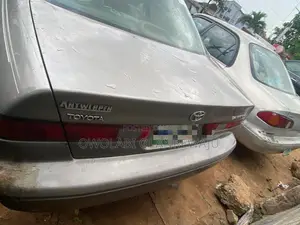 Toyota Camry Automatic 1999 Silver