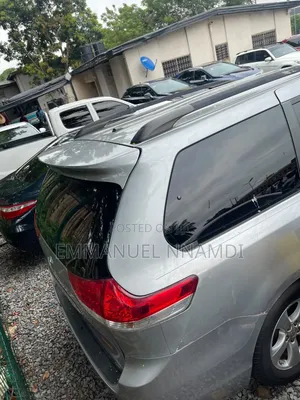 Toyota Sienna LE AWD 7-Passenger 2013 Silver