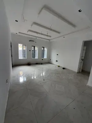 3bdrm Apartment in Ikeja for rent