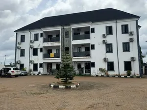 3bdrm Block of Flats in Okhuoromi Off, Benin City for sale