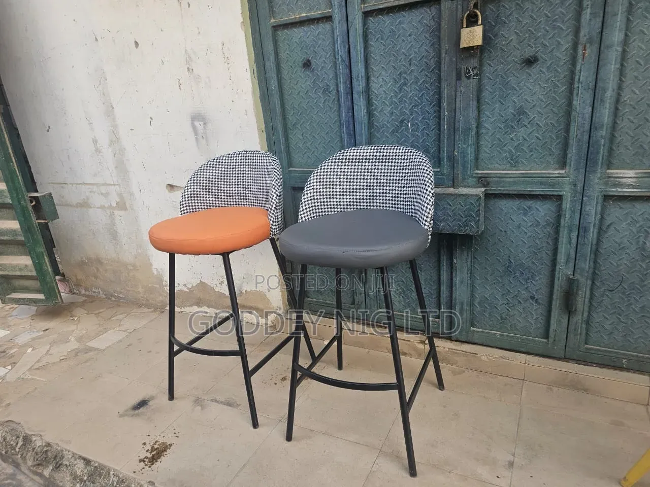 Solid Restaurant Chairs