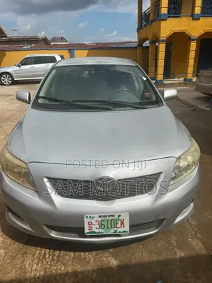 Toyota Corolla 2010 Silver