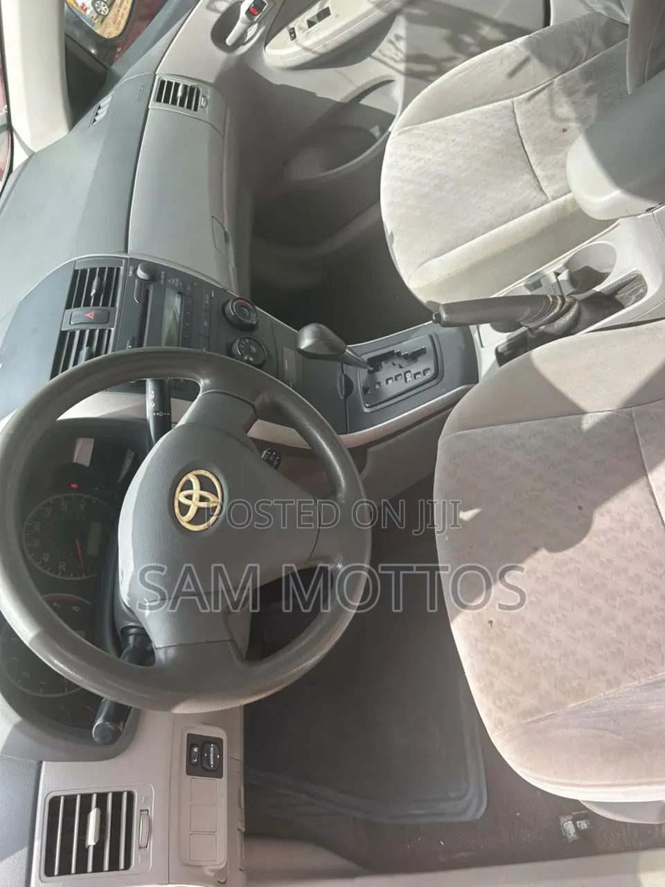 Toyota Corolla 2010 Silver