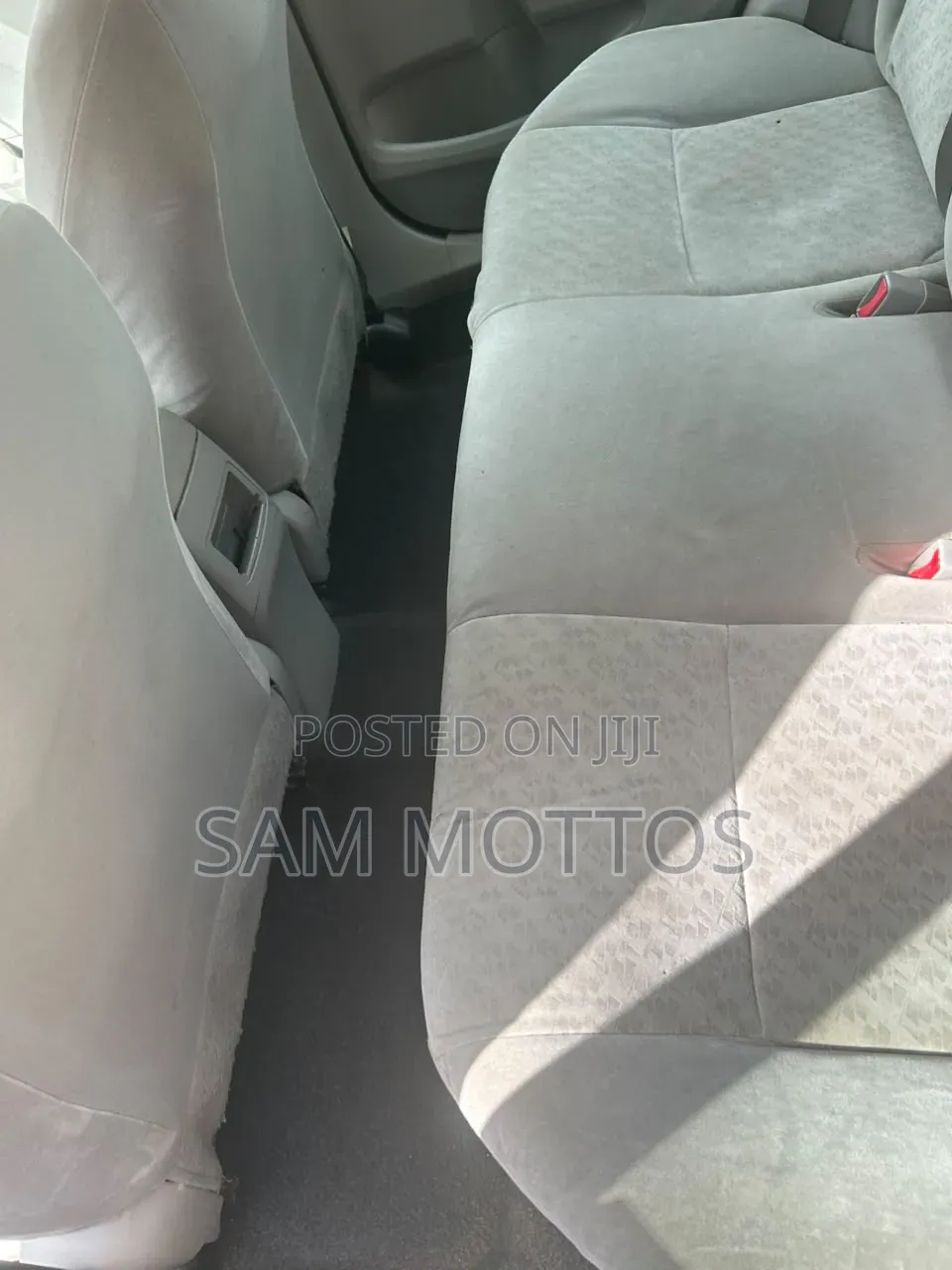 Toyota Corolla 2010 Silver