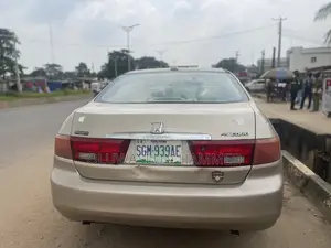 Honda Accord 2005 Gold
