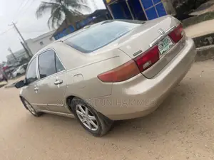 Honda Accord 2005 Gold
