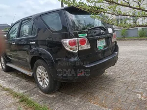 Toyota Fortuner 2012 Black