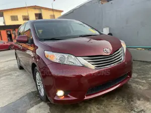 Toyota Sienna 2012