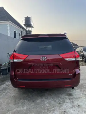 Toyota Sienna 2012
