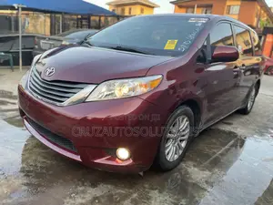 Toyota Sienna 2012