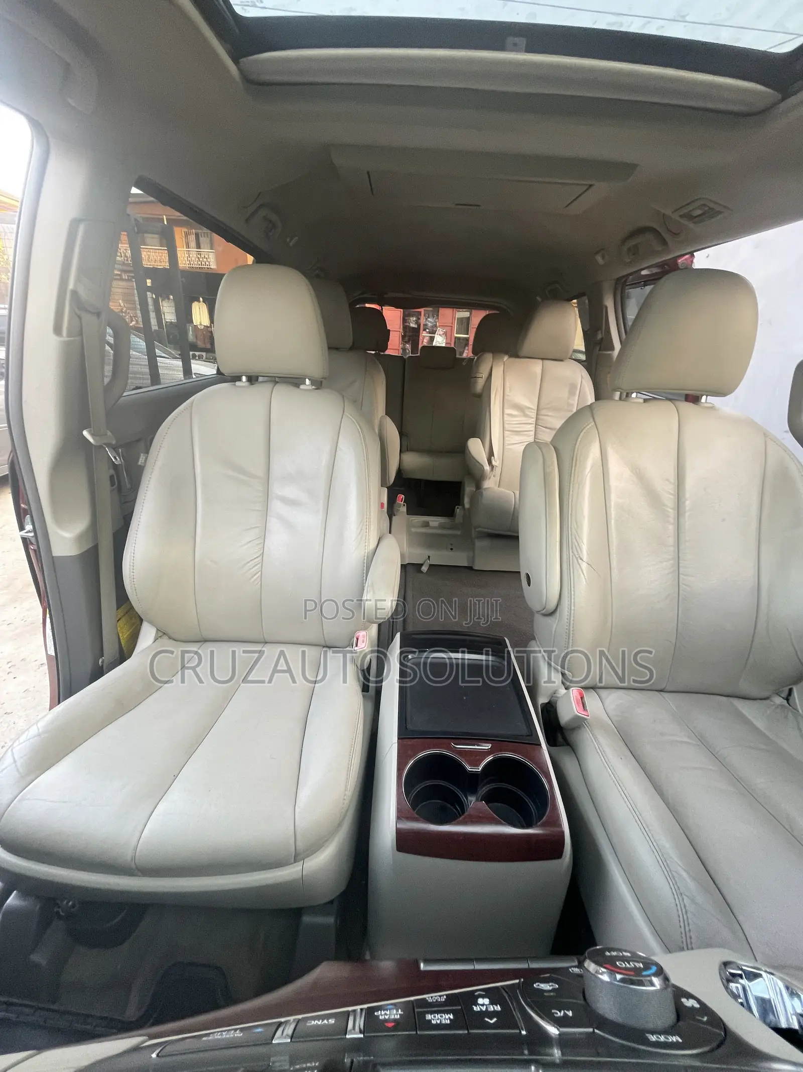 Toyota Sienna 2012