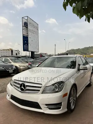 Mercedes-Benz C300 Sport 4Matic Sedan AWD (3.5L 6cyl 7A) 2013 White