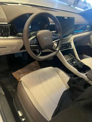 BYD Song Plus 2025 White