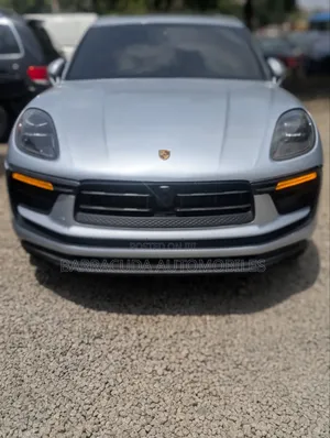 Porsche Macan 2022 Silver