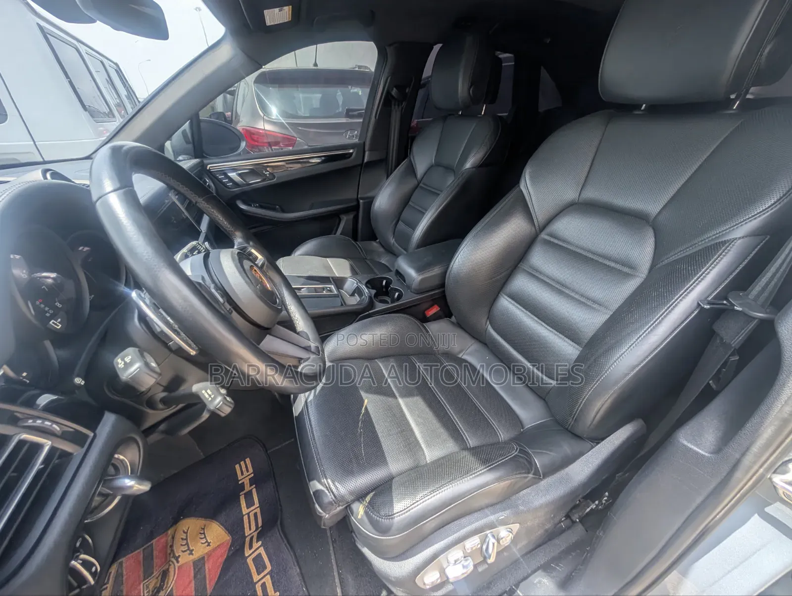 Porsche Macan 2022 Silver