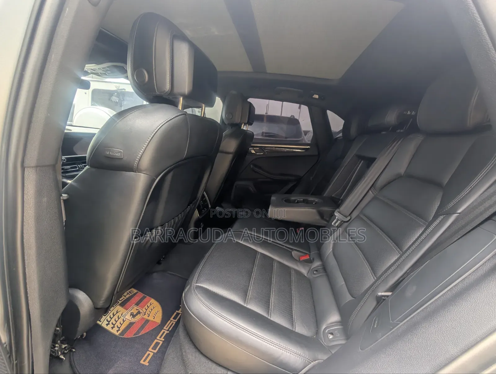Porsche Macan 2022 Silver