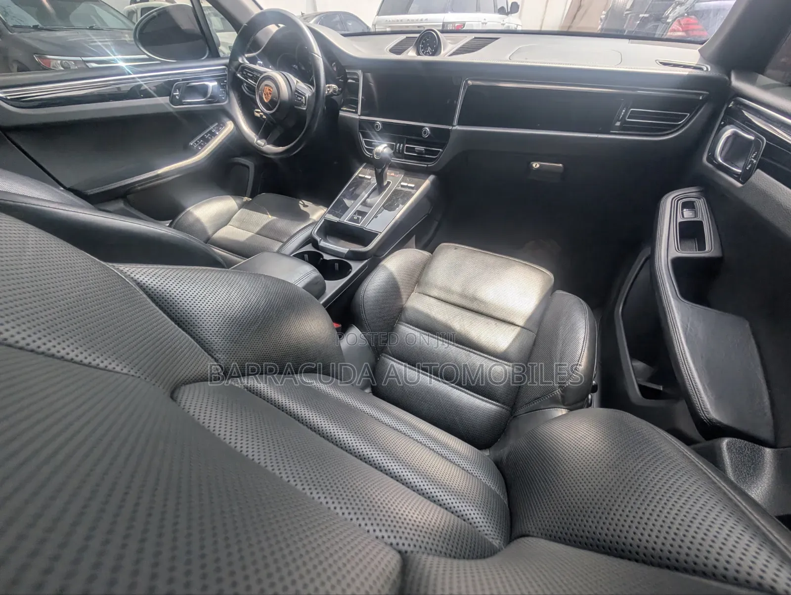 Porsche Macan 2022 Silver