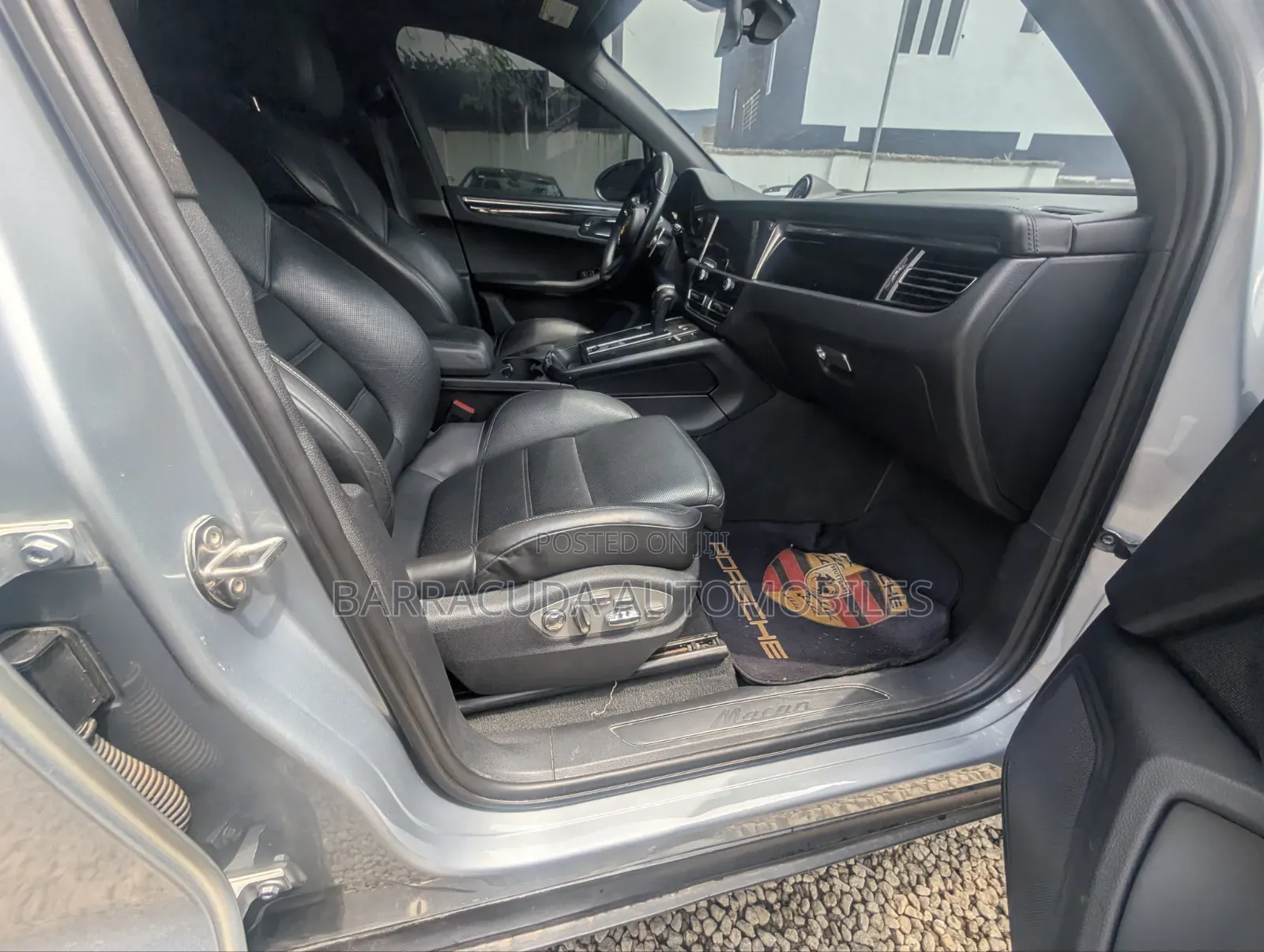 Porsche Macan 2022 Silver