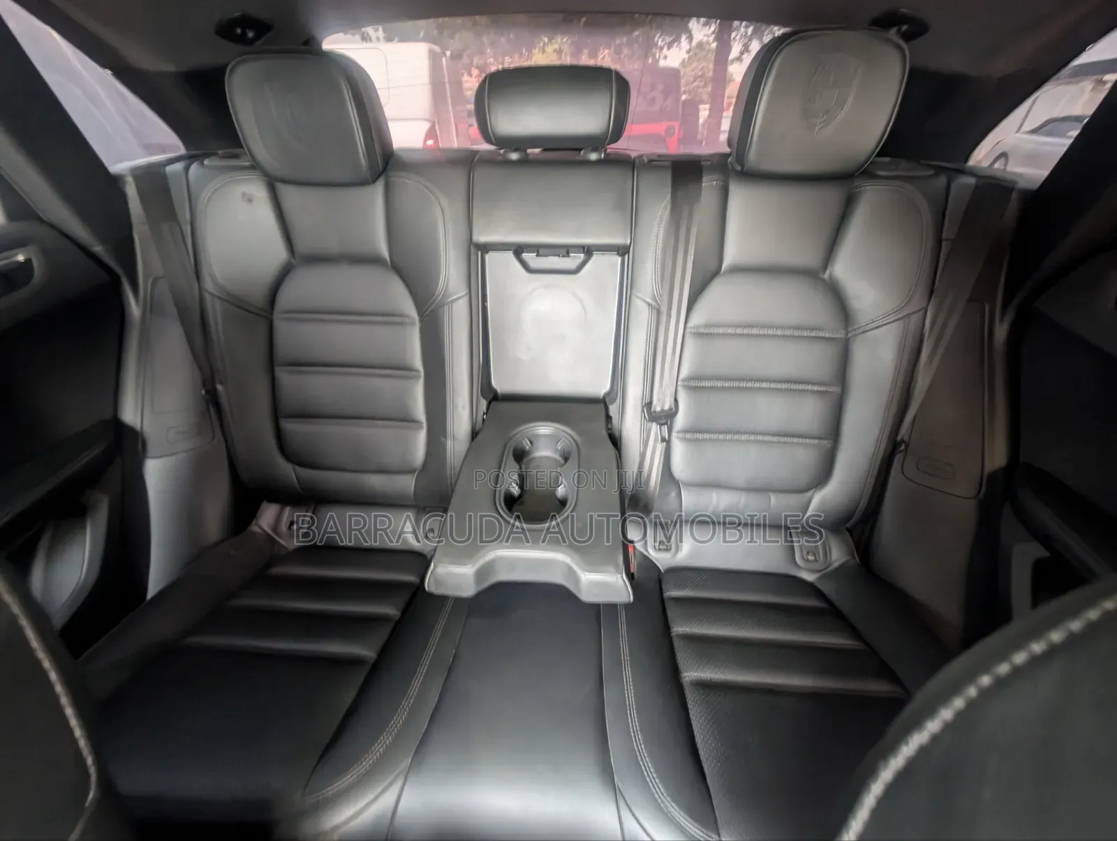 Porsche Macan 2022 Silver