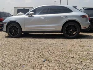 Porsche Macan 2022 Silver