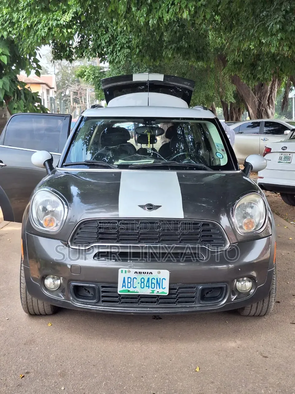 Mini Cooper 2013 Brown