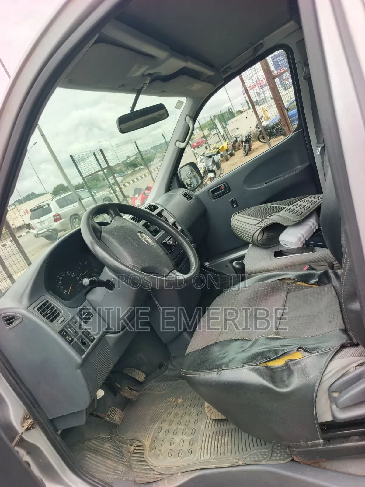Toyota HiAce 2011 Silver