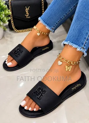 Chic Bubble Slides – Comfy, Stylish & Affordable