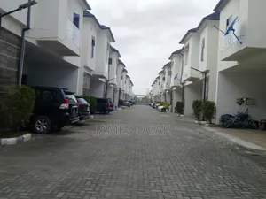 4bdrm Townhouse / Terrace in Royal Pines, Lekki Expressway for rent
