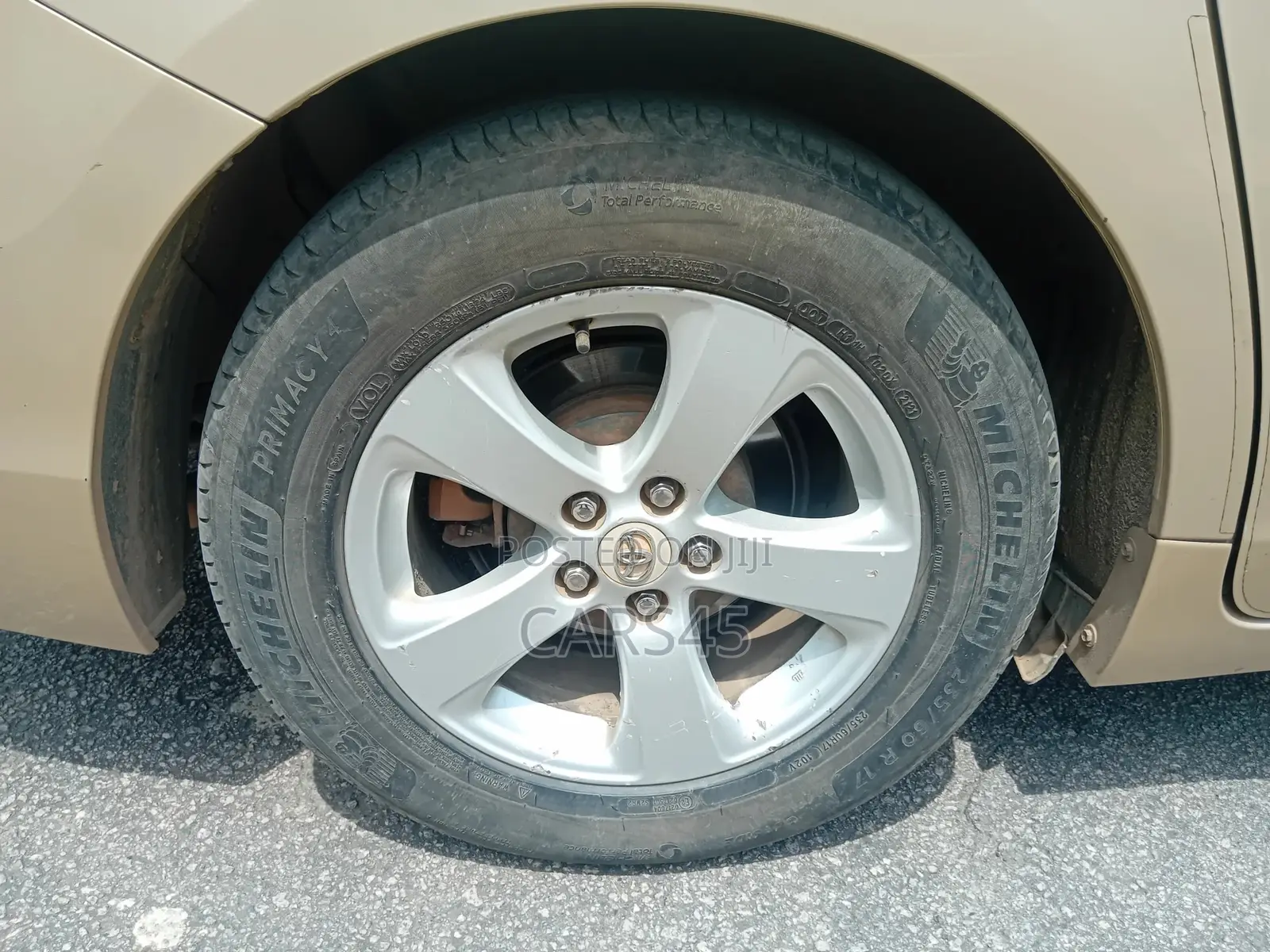 Toyota Sienna 2011 Gold