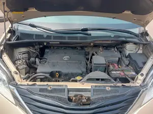 Toyota Sienna 2011 Gold